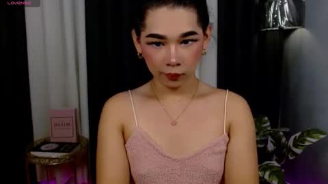 Im Mia online show from September 14, 2025, 11:59 pm