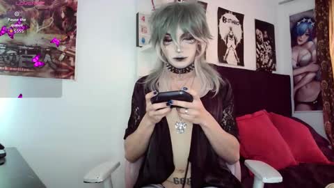 Snapshot of kiiller_queen chatting on February 25, 2026, 4:05 pm kenny online show from February 25, 2026, 4:05 pm