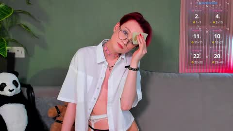 Snapshot of kiki_blue_eyes chatting on January 15, 2025, 7:59 am kiki_blue_eyes online show from January 15, 2025, 7:59 am