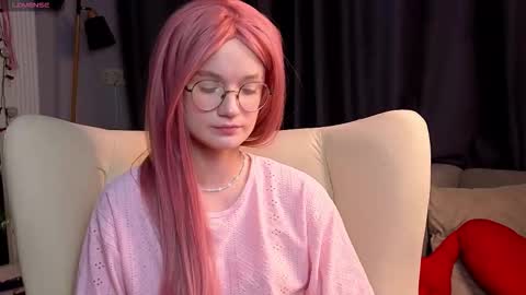 kiki_blue_eyes online show from January 15, 2026, 4:28 am