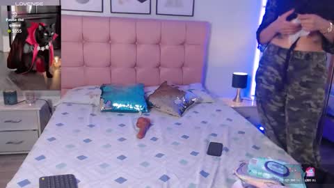 Snapshot of kiki_cams chatting on September 25, 2025, 2:32 pm kIKI online show from September 25, 2025, 2:32 pm