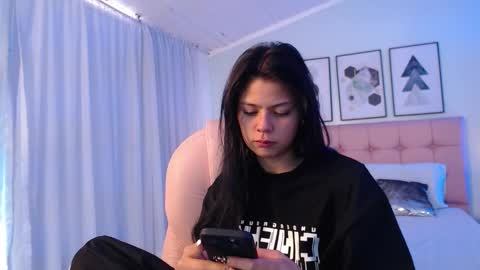 Snapshot of kiki_cams chatting on October 15, 2025, 2:39 pm kIKI online show from October 15, 2025, 2:39 pm