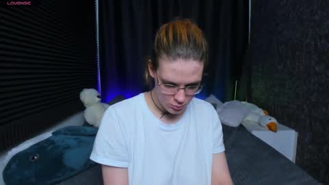 Snapshot of kiki_krash chatting on February 13, 2025, 2:31 pm Kiki online show from February 13, 2025, 2:31 pm