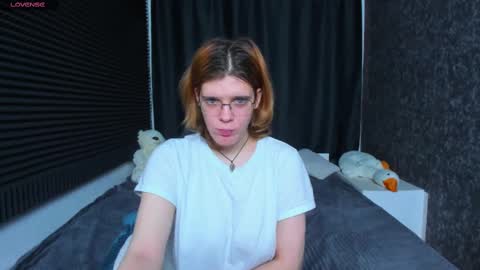 Snapshot of kiki_krash chatting on February 17, 2025, 1:10 pm Kiki online show from February 17, 2025, 1:10 pm
