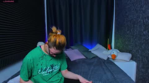 Snapshot of kiki_krash chatting on February 27, 2025, 1:38 pm Kiki online show from February 27, 2025, 1:38 pm