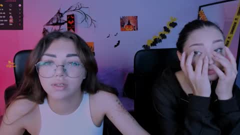 kiki_swan online show from November 4, 2025, 9:08 am