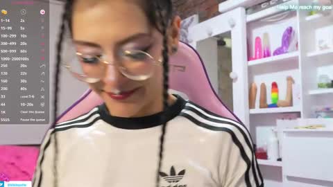 kiki online show from February 9, 2025, 5:54 pm
