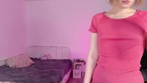 Kiki online show from April 26, 2026, 10:13 am