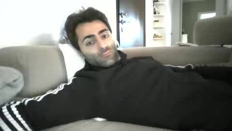 kikkus01 online show from October 28, 2025, 8:18 am