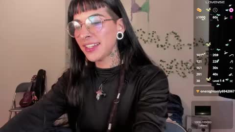 Bella online show from April 21, 2026, 8:12 pm