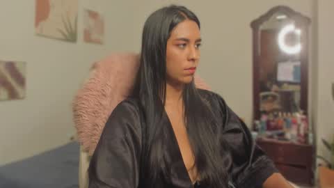 Alejandra  online show from October 1, 2025, 11:00 pm