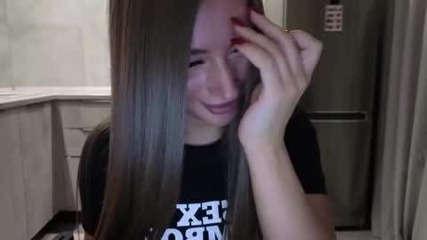 EvaAnna online show from November 20, 2025, 6:51 pm