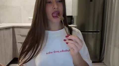 Snapshot of killer__girls chatting on February 28, 2026, 8:43 pm EvaAnna online show from February 28, 2026, 8:43 pm