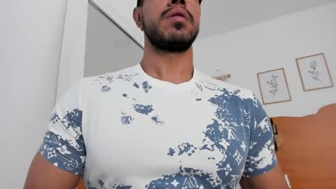 Kilua Muscle guy online show from April 29, 2026, 8:59 pm