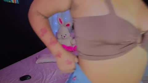 kim_20coliie online show from March 24, 2026, 8:25 pm