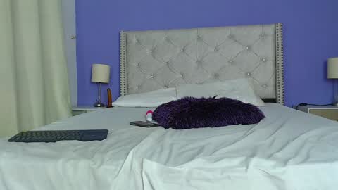Mia  Kim online show from December 11, 2024, 11:32 pm