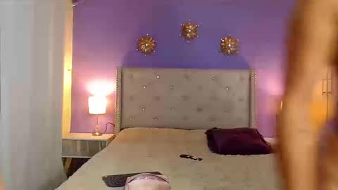 Snapshot of kim_and_mia chatting on September 25, 2025, 11:41 pm Mia  Kim online show from September 25, 2025, 11:41 pm