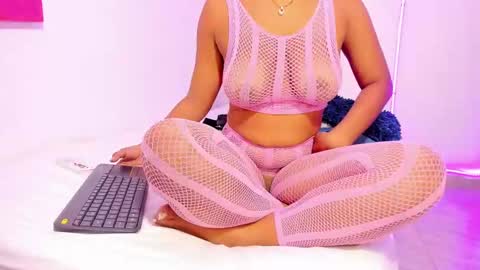 Snapshot of kim_baker1 chatting on February 5, 2025, 8:25 pm kim online show from February 5, 2025, 8:25 pm