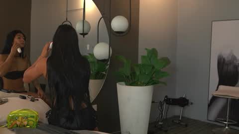 Snapshot of kim_beckett chatting on October 8, 2025, 1:20 pm Kim online show from October 8, 2025, 1:20 pm