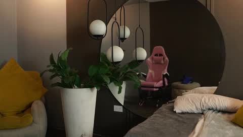 Snapshot of kim_beckett chatting on October 20, 2025, 12:49 pm Kim online show from October 20, 2025, 12:49 pm