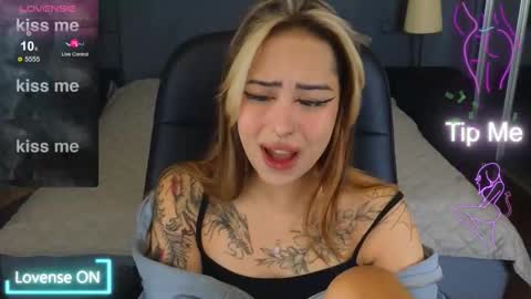 Kim online show from October 15, 2025, 5:07 am