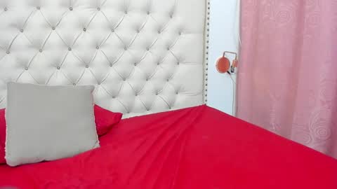 Snapshot of kim_eli chatting on December 15, 2024, 1:35 am kim_eli online show from December 15, 2024, 1:35 am