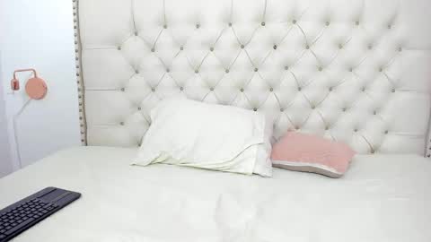 Snapshot of kim_eli chatting on December 22, 2024, 7:21 pm kim_eli online show from December 22, 2024, 7:21 pm