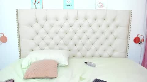 Snapshot of kim_eli chatting on January 6, 2025, 7:45 pm kim_eli online show from January 6, 2025, 7:45 pm