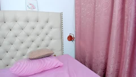 Snapshot of kim_eli chatting on February 9, 2025, 5:40 am kim_eli online show from February 9, 2025, 5:40 am