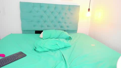 Snapshot of kim_eli chatting on February 15, 2025, 11:14 pm kim_eli online show from February 15, 2025, 11:14 pm