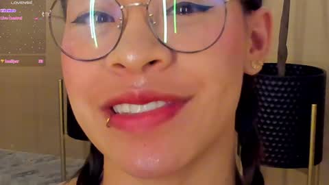 Snapshot of kim_hiltoon chatting on December 18, 2024, 3:04 am KIM online show from December 18, 2024, 3:04 am