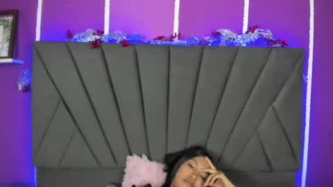 kim  online show from February 18, 2025, 1:54 am