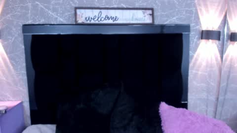 kim  online show from March 10, 2025, 5:22 am