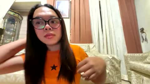 Snapshot of kim_kyile chatting on April 12, 2026, 2:33 pm KYLIE online show from April 12, 2026, 2:33 pm