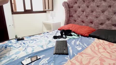 Snapshot of kim_lennon chatting on January 11, 2025, 1:53 pm K I M online show from January 11, 2025, 1:53 pm