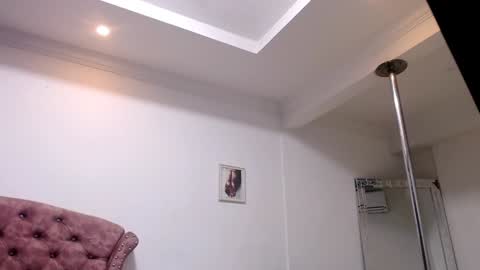 Snapshot of kim_lennon chatting on January 13, 2025, 11:19 am K I M online show from January 13, 2025, 11:19 am