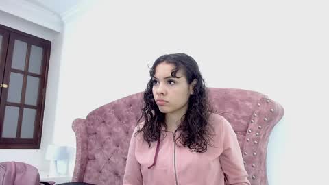 Snapshot of kim_lennon chatting on January 16, 2025, 11:15 am K I M online show from January 16, 2025, 11:15 am