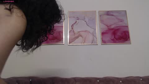 Snapshot of kim_lennon chatting on January 25, 2025, 11:13 am K I M online show from January 25, 2025, 11:13 am