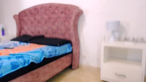 Snapshot of kim_lennon chatting on January 28, 2025, 11:38 am K I M online show from January 28, 2025, 11:38 am