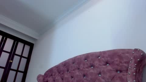 Snapshot of kim_lennon chatting on February 6, 2025, 12:16 pm K I M online show from February 6, 2025, 12:16 pm