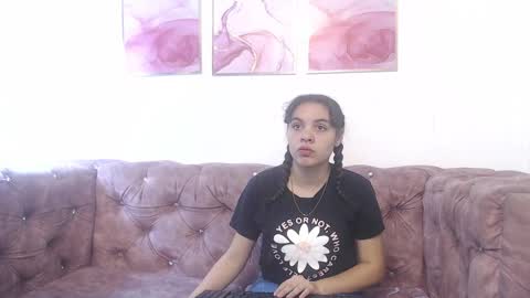 Snapshot of kim_lennon chatting on February 15, 2025, 11:28 am K I M online show from February 15, 2025, 11:28 am