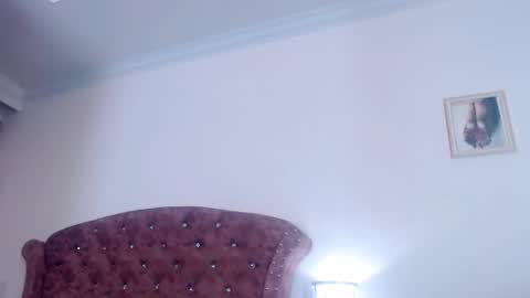 Snapshot of kim_lennon chatting on February 28, 2025, 3:04 pm K I M online show from February 28, 2025, 3:04 pm