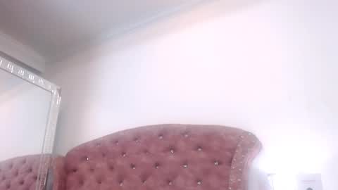 Snapshot of kim_lennon chatting on March 3, 2025, 12:05 pm K I M online show from March 3, 2025, 12:05 pm