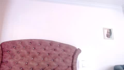 Snapshot of kim_lennon chatting on March 7, 2025, 1:51 pm K I M online show from March 7, 2025, 1:51 pm