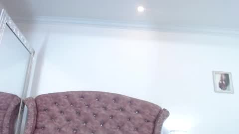 Snapshot of kim_lennon chatting on March 11, 2025, 1:12 pm K I M online show from March 11, 2025, 1:12 pm