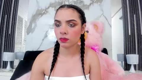 Snapshot of kim_lennon chatting on September 29, 2025, 12:43 pm K I M online show from September 29, 2025, 12:43 pm