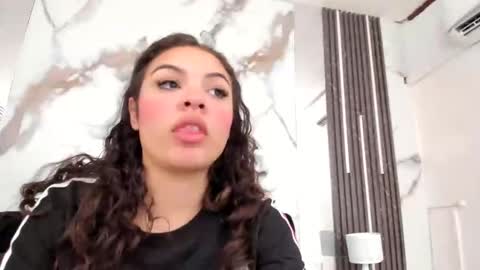 Snapshot of kim_lennon chatting on October 7, 2025, 1:19 pm K I M online show from October 7, 2025, 1:19 pm