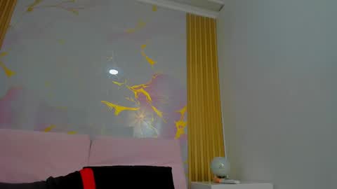 Snapshot of kim_lennon chatting on October 10, 2025, 1:32 pm K I M online show from October 10, 2025, 1:32 pm