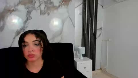 Snapshot of kim_lennon chatting on October 17, 2025, 1:14 pm K I M online show from October 17, 2025, 1:14 pm