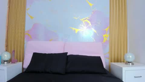 Snapshot of kim_lennon chatting on October 20, 2025, 9:26 pm K I M online show from October 20, 2025, 9:26 pm